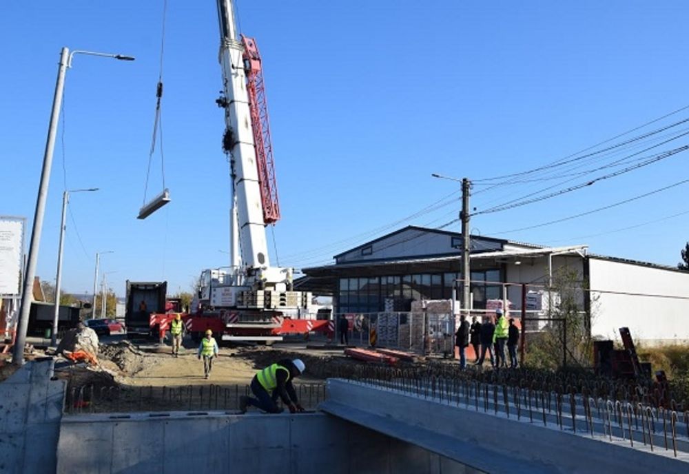 Dâmbovița. Lucrările la podul peste pârăul Racovița se derulează în ritm susținut
