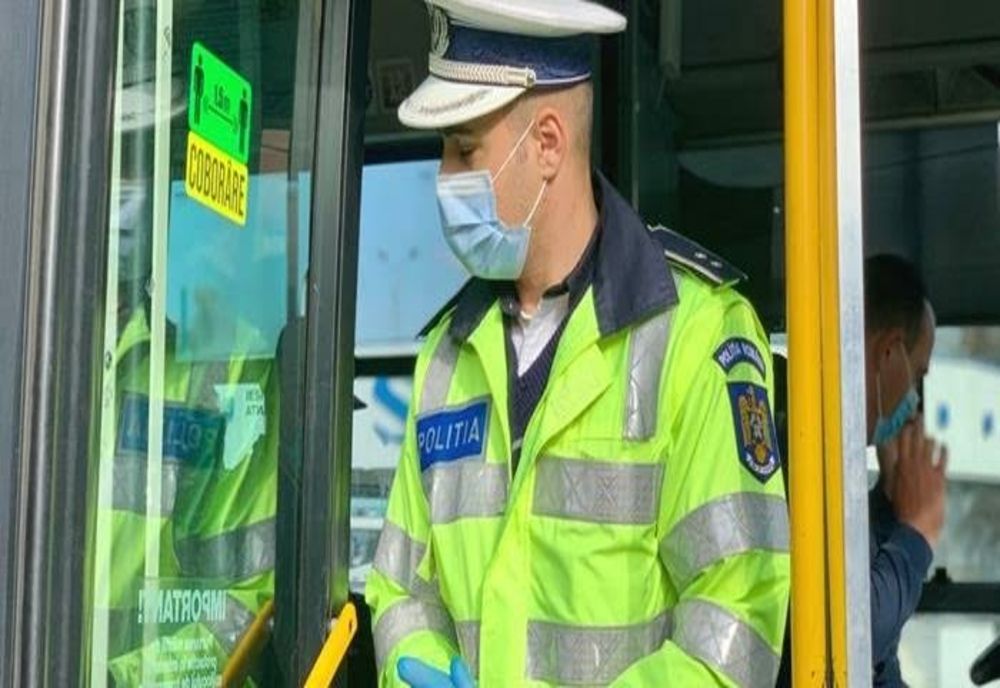Razii în zonele aglomerate din Dâmbovița. Zeci de dâmbovițeni, amendați pentru că nu purtau măștile de protecție
