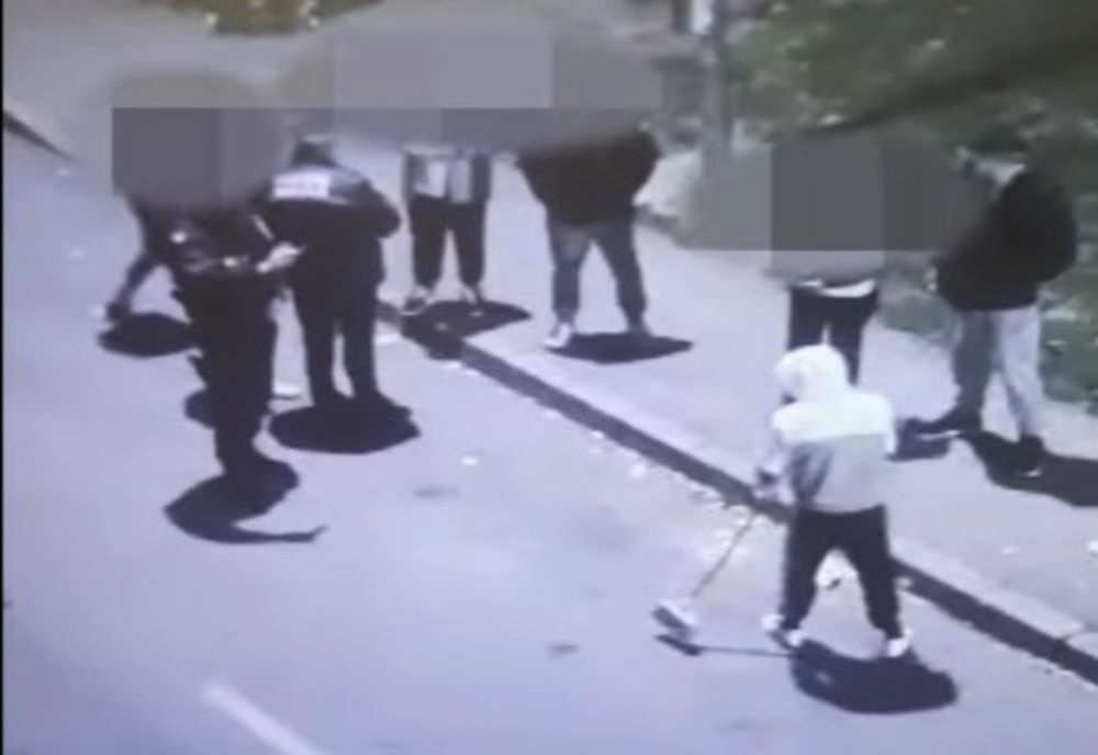 Târgoviște: Amenzi pentru mâncătorii de semințe. Contravenienții, puși să facă curat