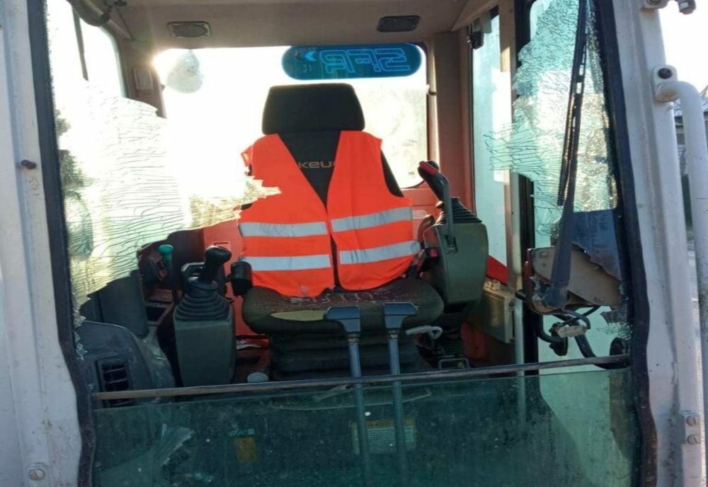 Dâmboviţa. Situație incredibilă la Răzvad! Utilajele echipelor care lucrează la canalizarea din localitate au fost vandalizate.