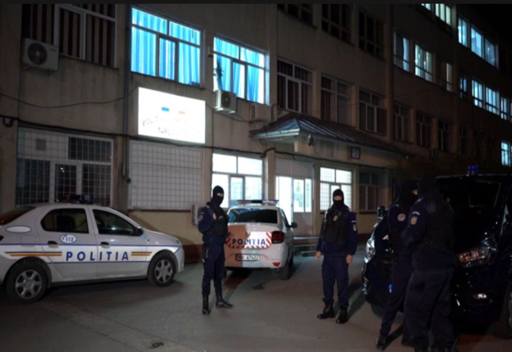 Doi tineri, sechestraţi și umiliţi de cinci bărbaţi, într-un apartament din Târgoviște