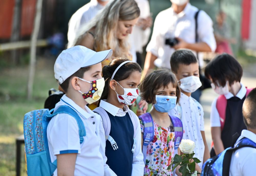 Toate școlile din Dâmbovița vor funcționa cu prezență fizică luni, 17 ianuarie