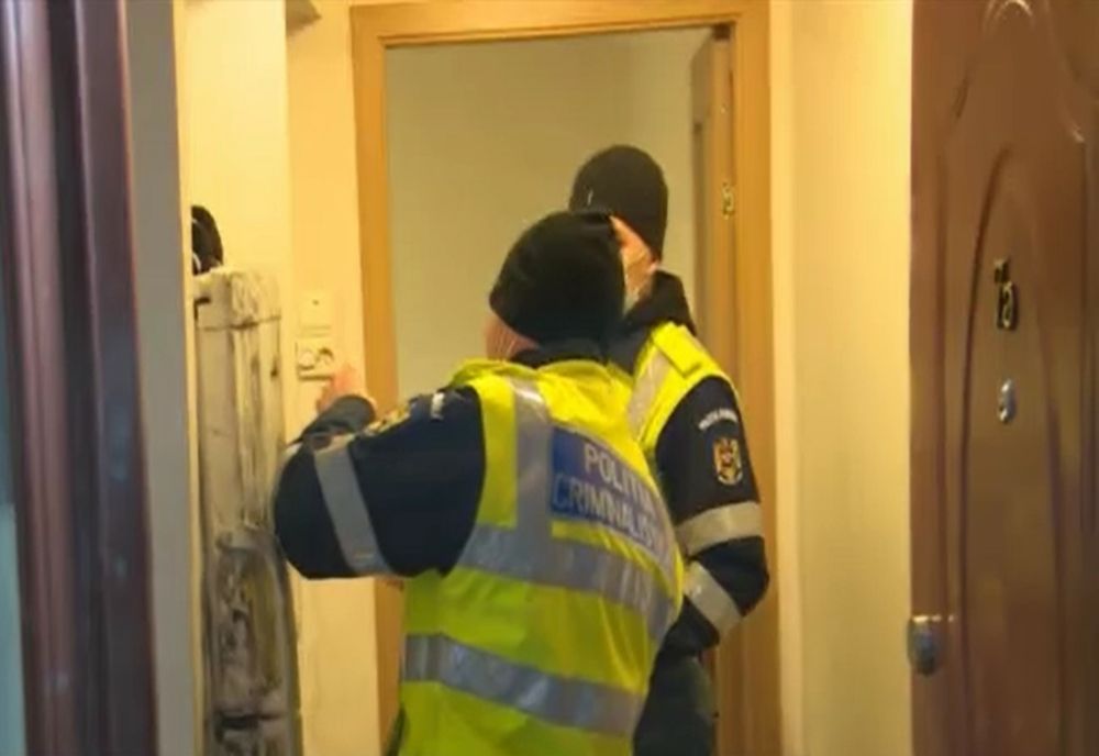 Cinci bărbați au fost reținuți în cazul adolescenților sechestrați, bătuți și șantajați, într-un apartament din Târgoviște