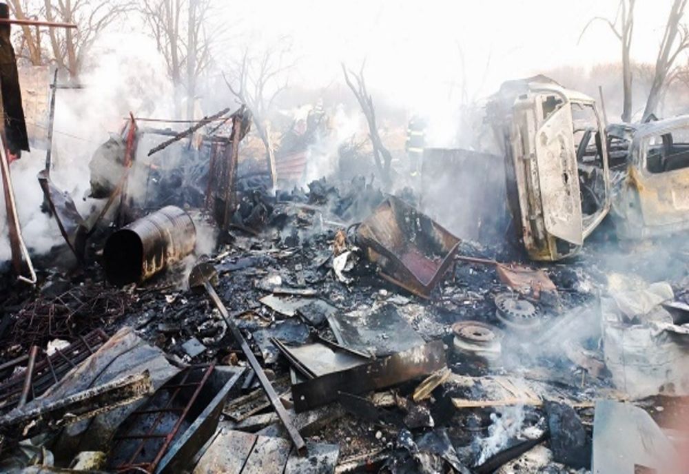 Dâmboviţa. Incendiu violent la o anexă gospodărească din Conţeşti