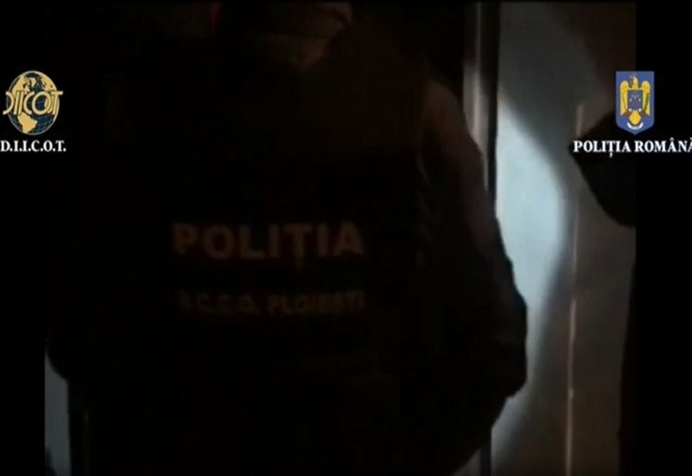 Anchetă DIICOT Ploiești. Un sindicat fictiv a luat, pe abonament, mii de telefoane mobile pe care nu le-a plătit, dar le-a vândut