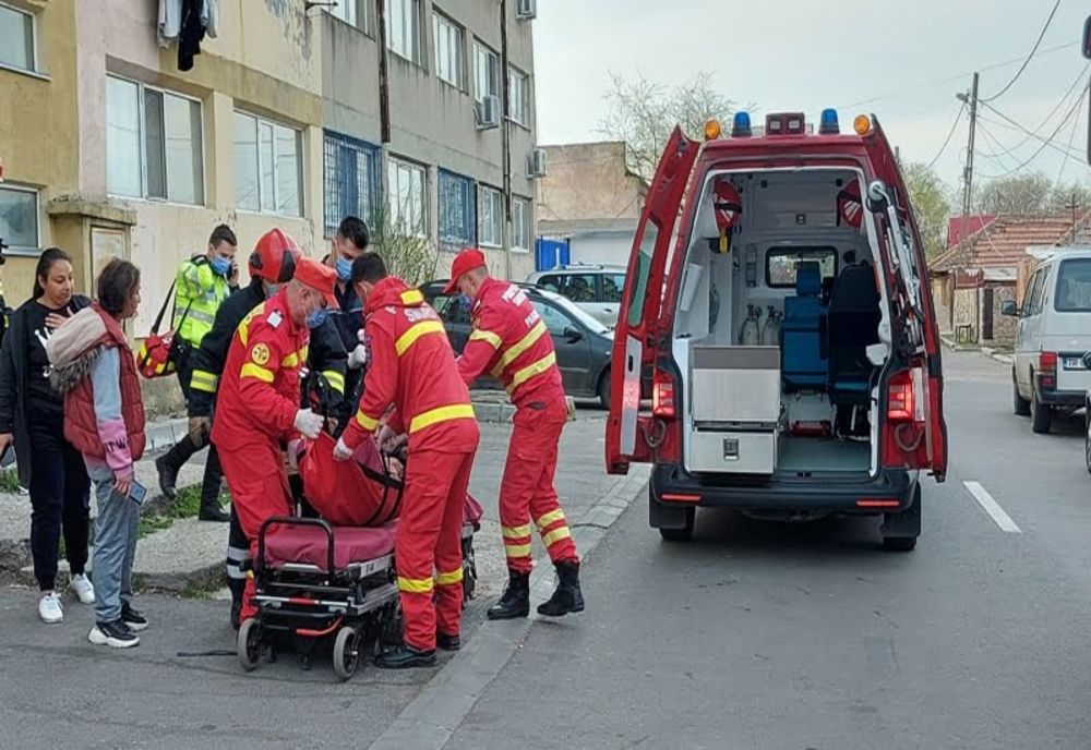 Găești – Femeie intoxicată cu fum, după ce a uitat o tigaie pe foc