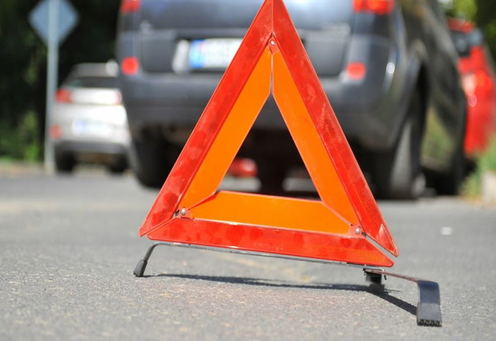 Dâmboviţa. Accident între un microbuz şi un autoturism pe DN71, la Cuza Vodă . Două persoane au avut nevoie de îngrijiri medicale