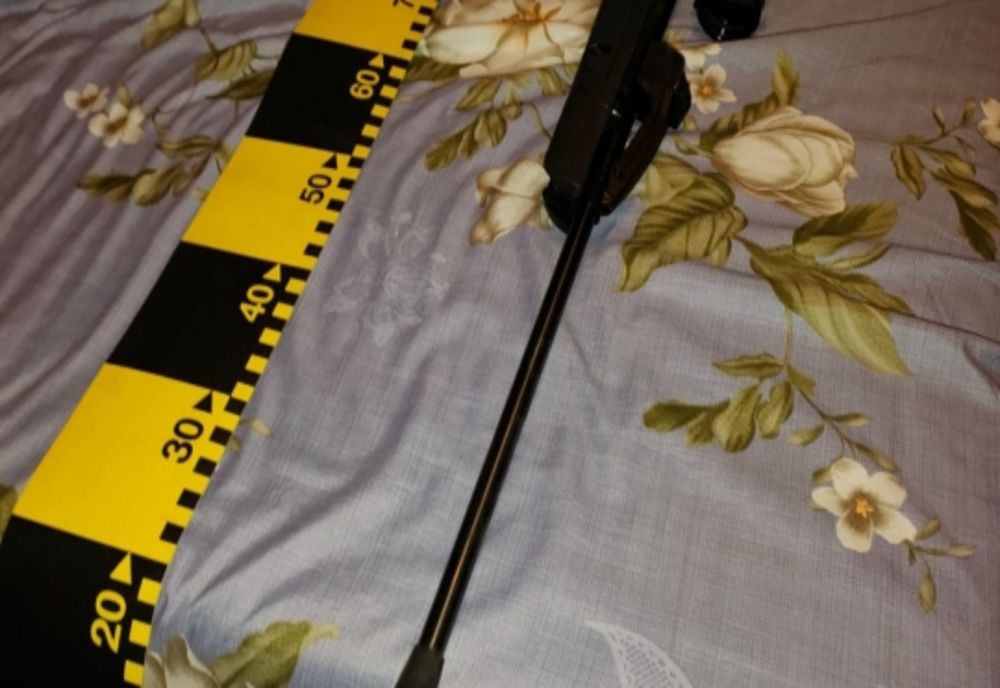 Dâmboviţa. Bărbat cercetat pentru deţinere ilegală a unei arme de tir sportiv