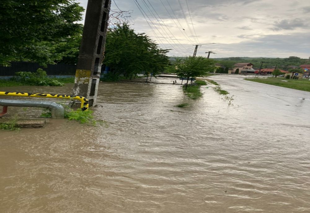 Dâmboviţa. Cod galben şi portocaliu de inundaţii pe mai multe râuri