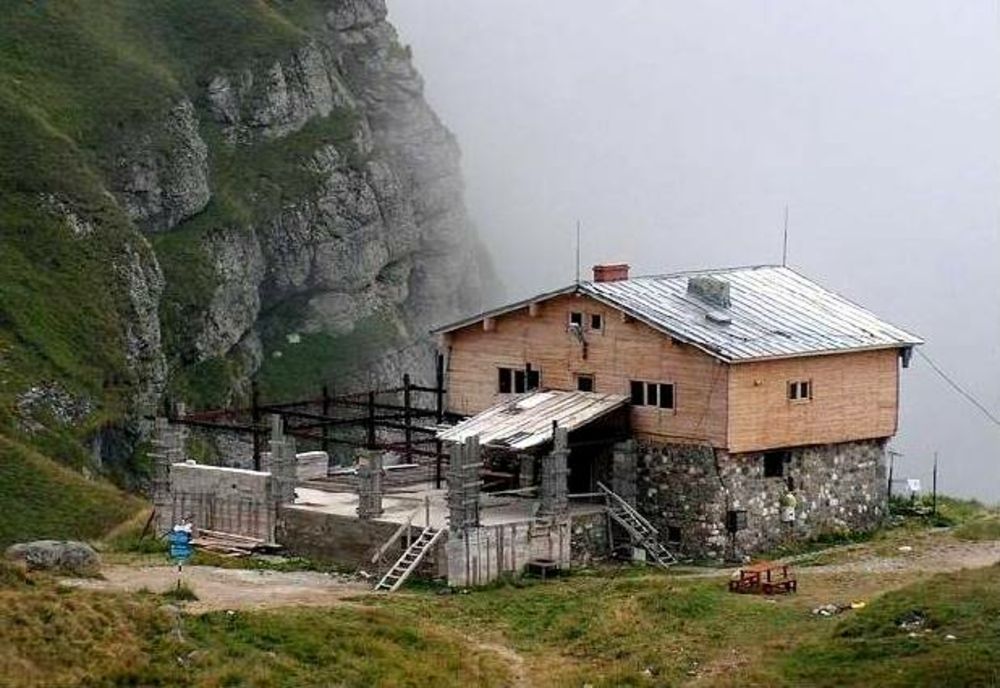 Cabana Caraiman, din Bucegi, cumpărată de un român celebru