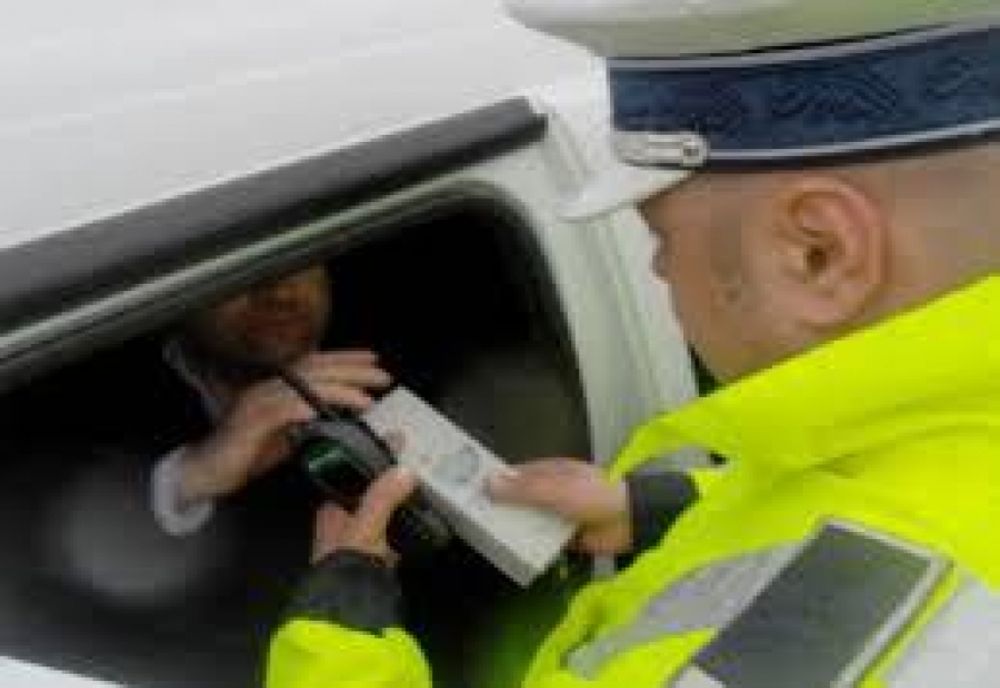 Dâmboviţa. Un bărbat de 52 de ani s-a urcat beat la volan și a făcut accident. A lovit un motostivuitor