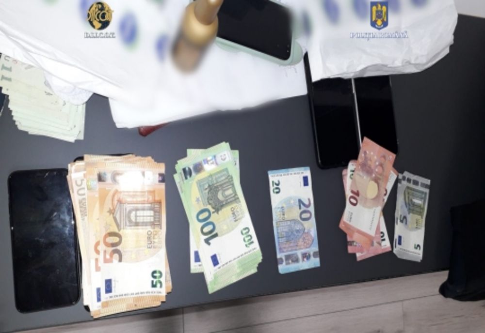 Dâmboviţa. Percheziţii la persoane bănuite de trafic de droguri