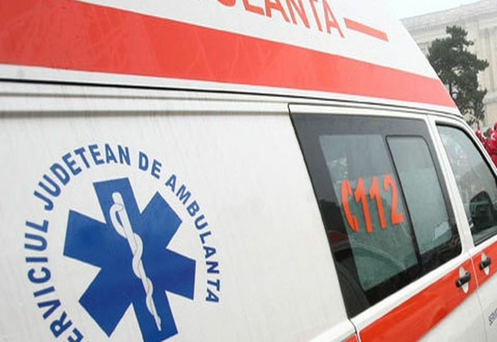 Dâmboviţa. Fată de 16 ani lovită de o maşină condusă de un minor de 14 ani care a furat autoturismul de la bunici