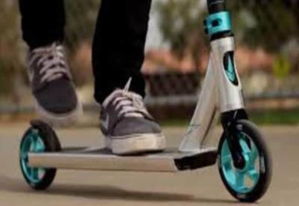 Dâmbovița. Accident rutier grav. Trotinetă lovită de un autoturism