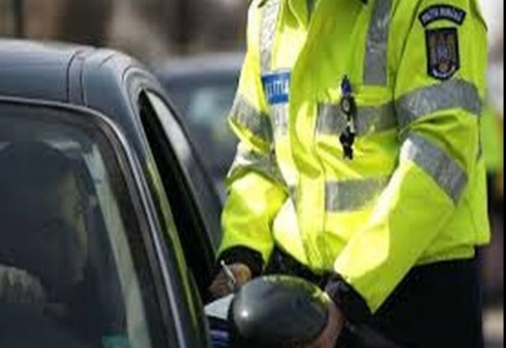 Dâmbovița. Tânăr fără permis, prins la volanul unei mașini furate și neînmatriculate