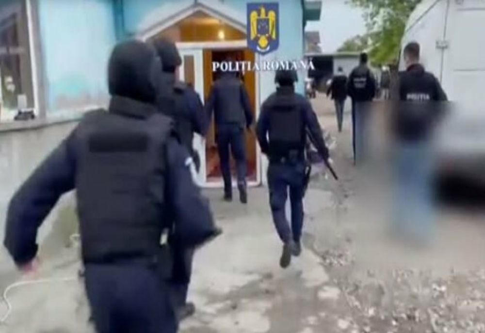 Percheziţii în Dâmboviţa şi Ilfov la persoane bănuite de trafic de persoane şi proxenetism