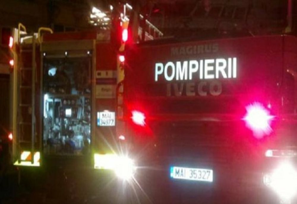 Incendiu violent la Pucioasa! O persoană a primit îngrijiri medicale