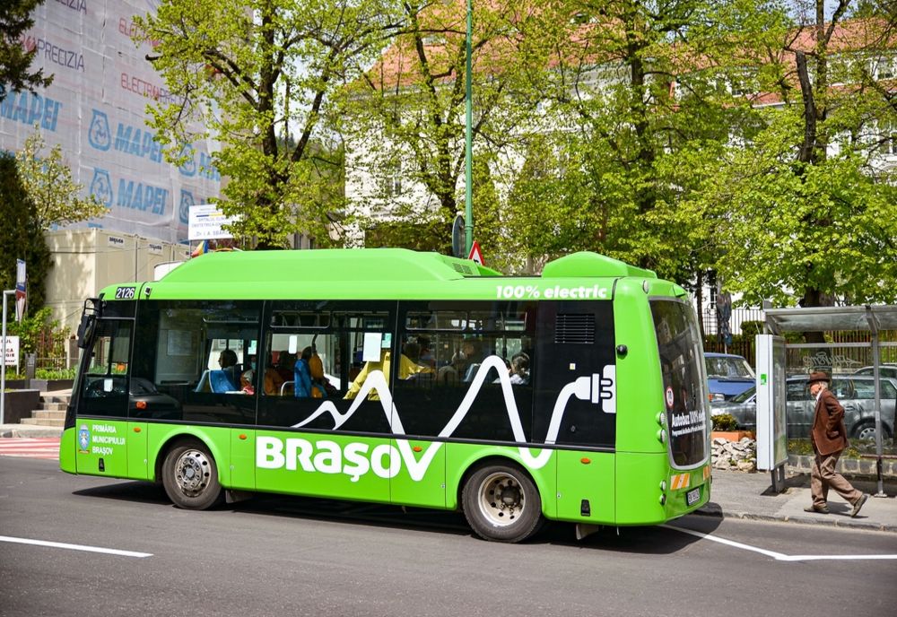 RATBV anunță trasee modificate, mâine, pe trei linii de transport în comun