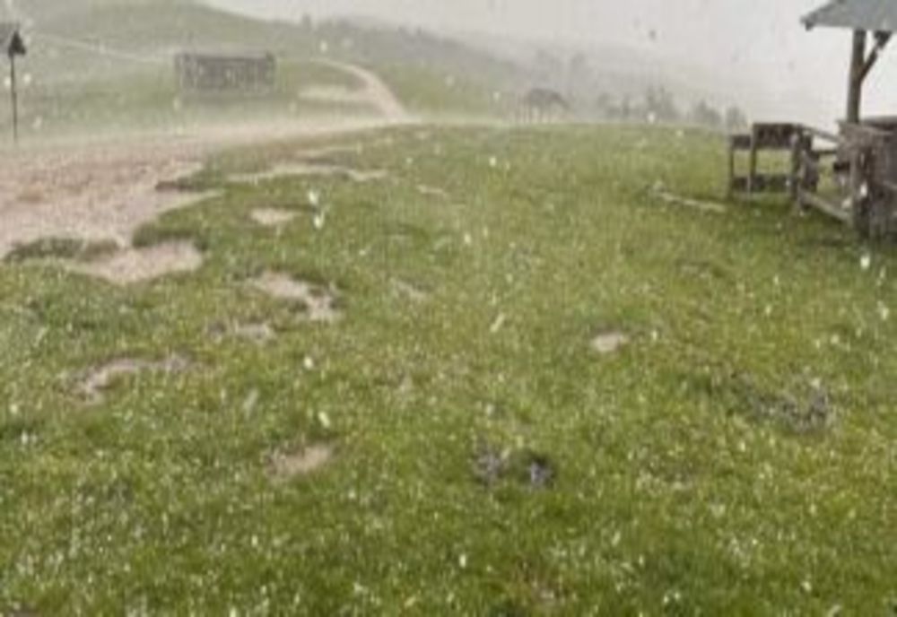 Grindina a făcut prăpăd în mai multe localităţi din Dâmboviţa