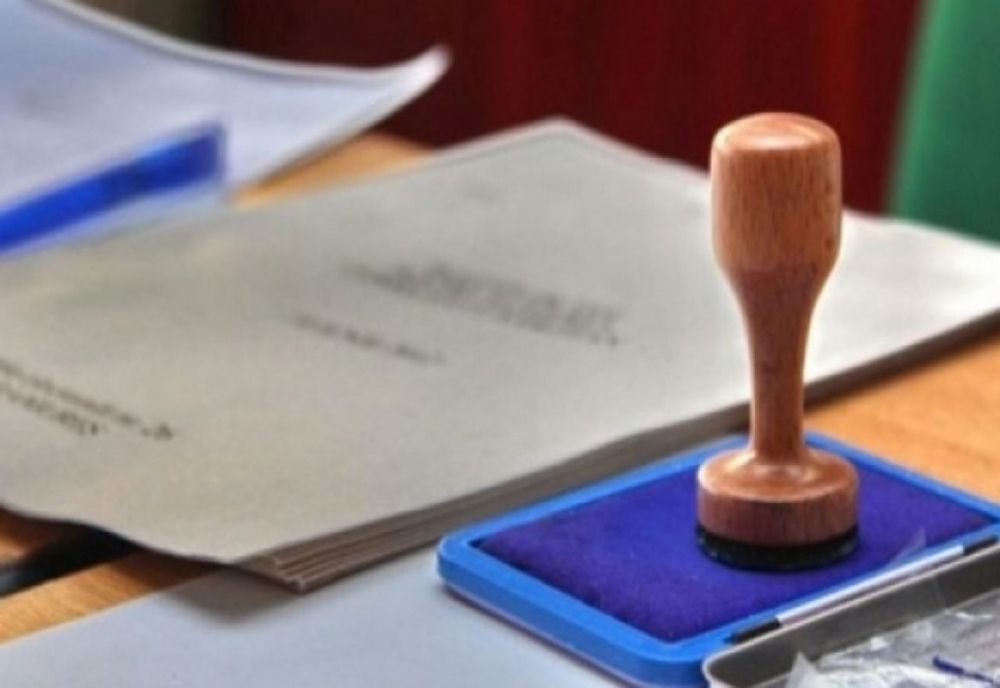 ALEGERI PREZIDENȚIALE 2024: AGITAȚIE PE SCENA POLITICĂ DUPĂ REZULTATELE NEAȘTEPTATE ALE PRIMULUI TUR DE SCRUTIN