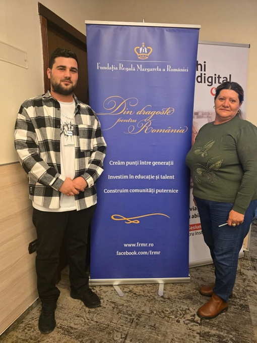 CONECTĂM GENERAȚII” AJUNGE ÎN DÂMBOVIȚA: UN PAS ESENȚIAL SPRE DIGITALIZAREA SENIORILOR