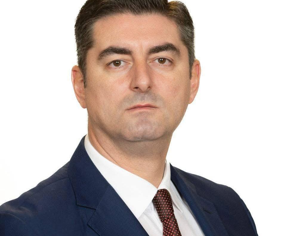 SENATORUL CONSTANTIN-CIPRIAN IACOB (AUR): „FIECARE ZI PIERDUTĂ ÎNSEAMNĂ BANI LIPSĂ PENTRU ROMÂNII VULNERABILI”