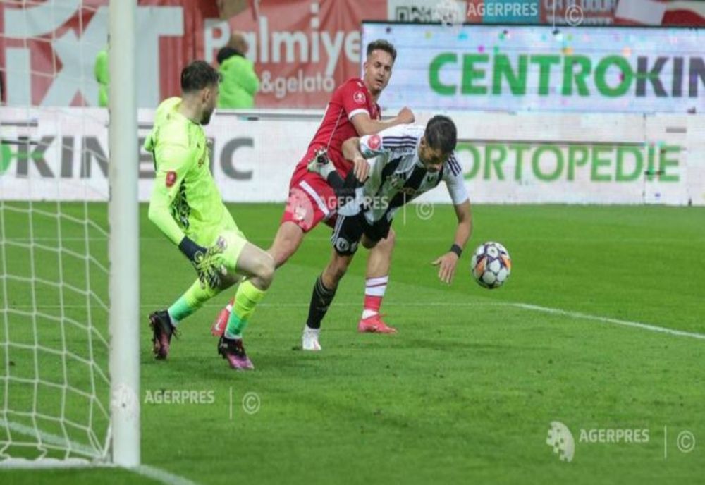 FOTBAL: DINAMO, ÎNVINSĂ PE TEREN PROPRIU DE 'U' CLUJ CU 1-3, ÎN PLAY-OFF-UL SUPERLIGII