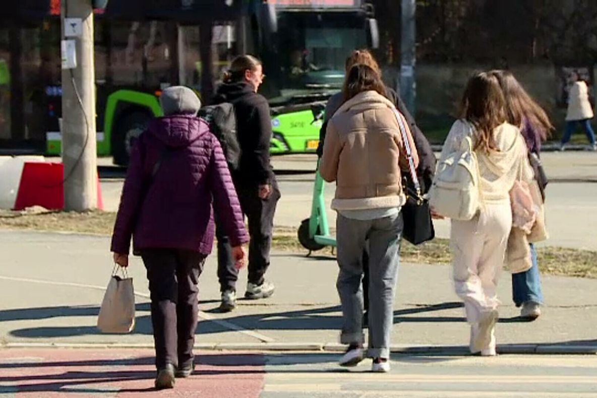 EUROSTAT CONFIRMĂ: TINERII DIN ROMÂNIA, CEI MAI SĂRACI DIN UNIUNEA EUROPEANĂ