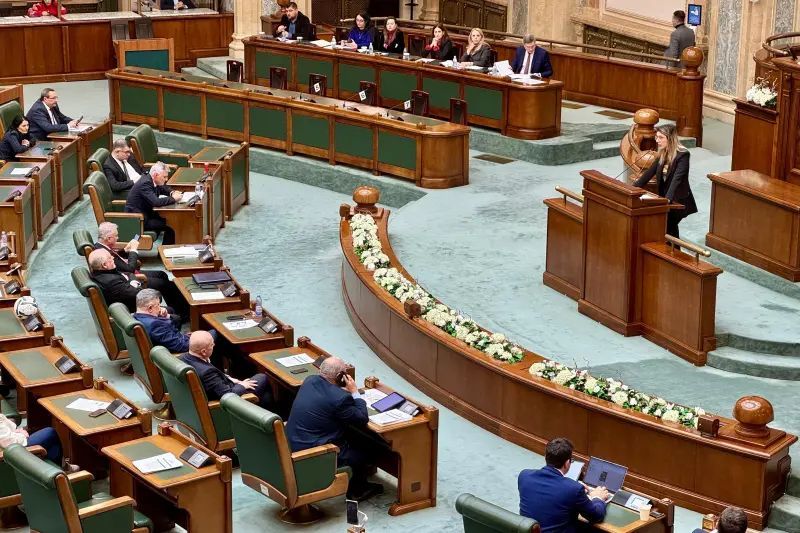 Moțiunea AUR împotriva ministrului Mediului a fost adoptată. Criza apei din Prahova, sancționată în Parlament