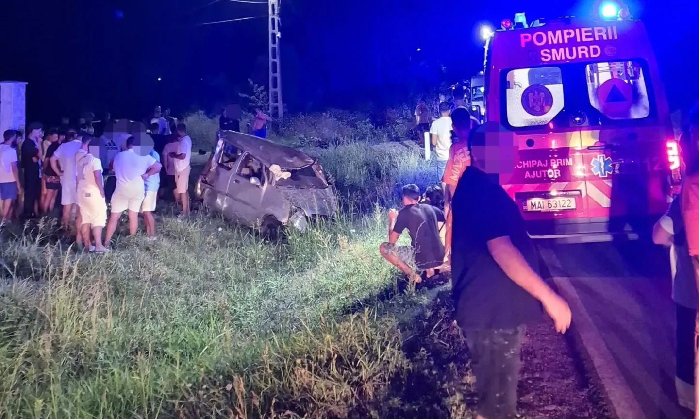Accident cu cinci morți în Dâmbovița: un șofer de 20 de ani fără permis ar fi lovit trei pietoni, apoi s-a răsturnat cu mașina - VIDEO