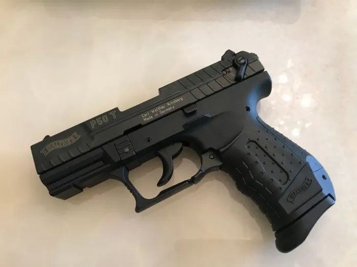 pistol bile cauciuc