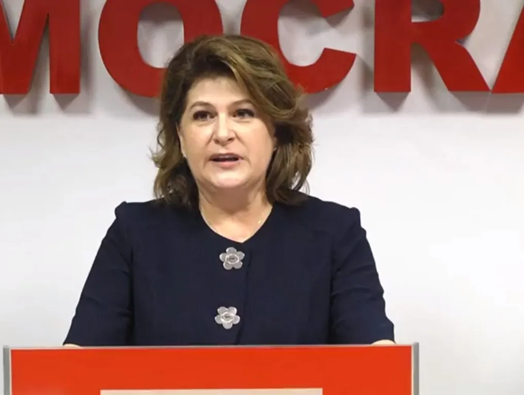 rovana plumb nou