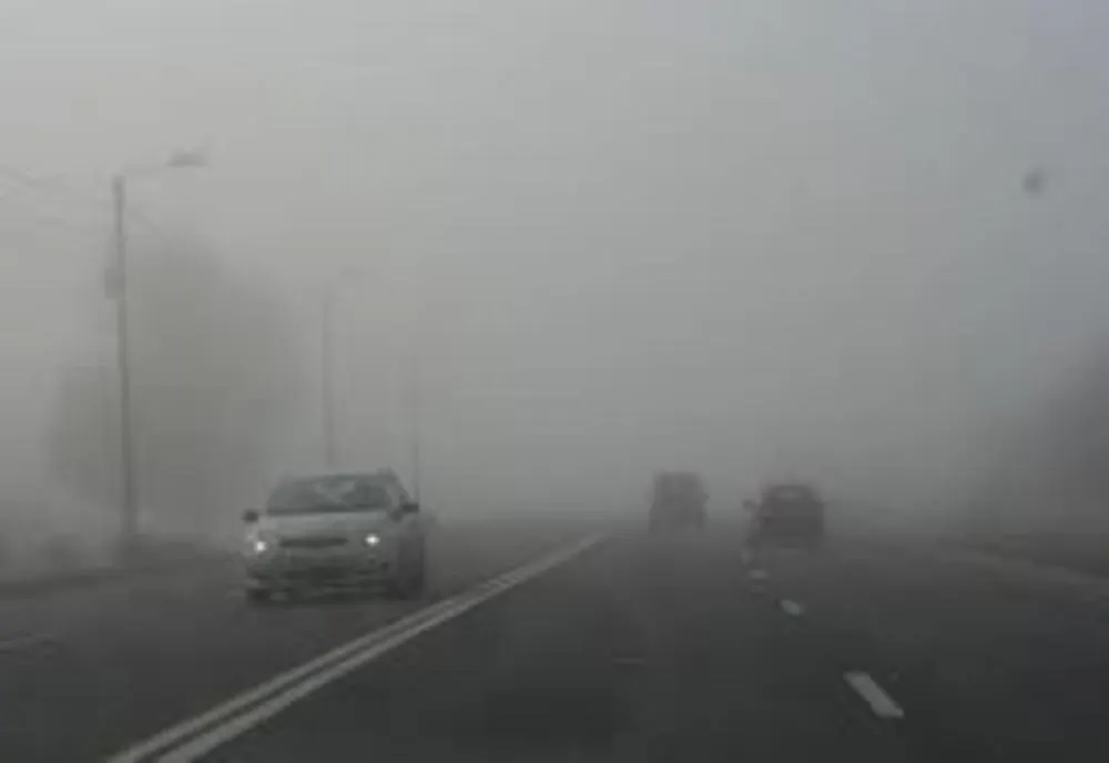 Din cod galben în cod galben. Ceață, chiciură șipolei, în sudul României și Moldova
