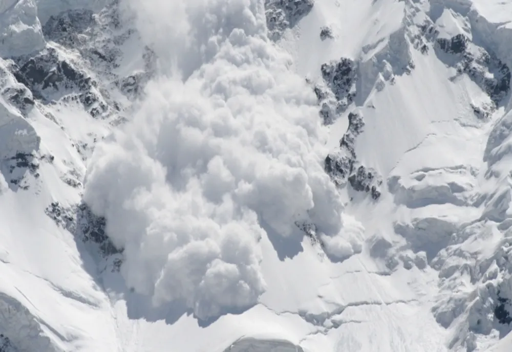 Risc însemnat de avalanșă în Bucegi și Făgăraș