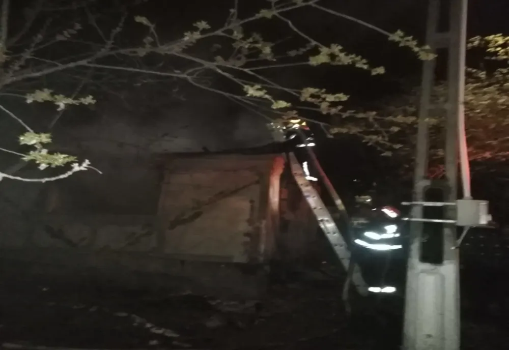 Casă distrusă de flăcări la Tătărani, în Dâmbovița