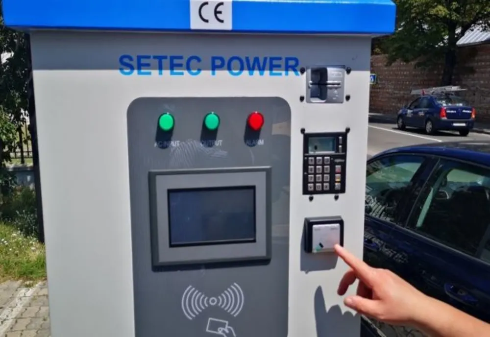 În Târgovişte vor funcționa patru staţii electrice de reîncărcare pentru vehicule electrice şi electrice hibrid 