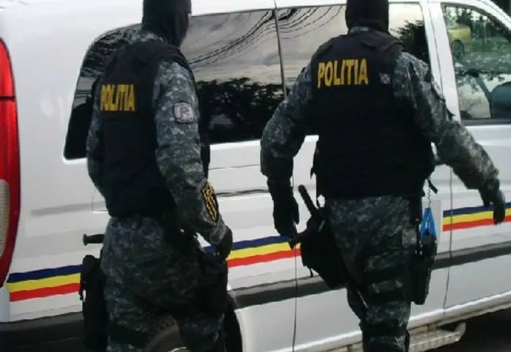 Percheziții la o persoană bănuită de înșelăciune și exercitarea fără drept a unei profesii