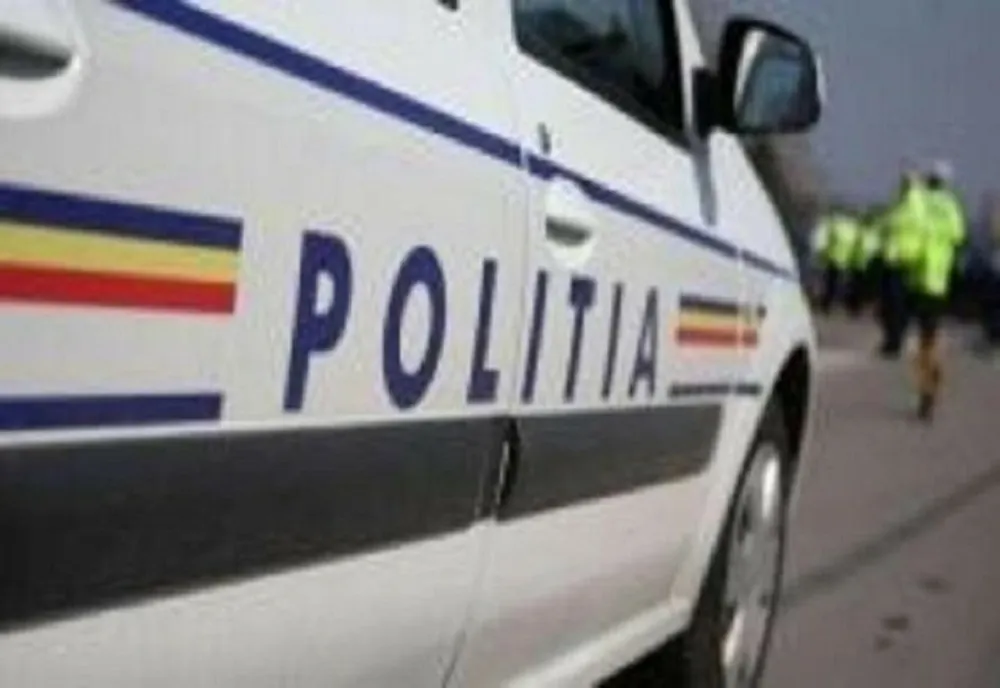 Accident violent în Dâmbovița. O tânără șoferiță a fost transportată la spital 