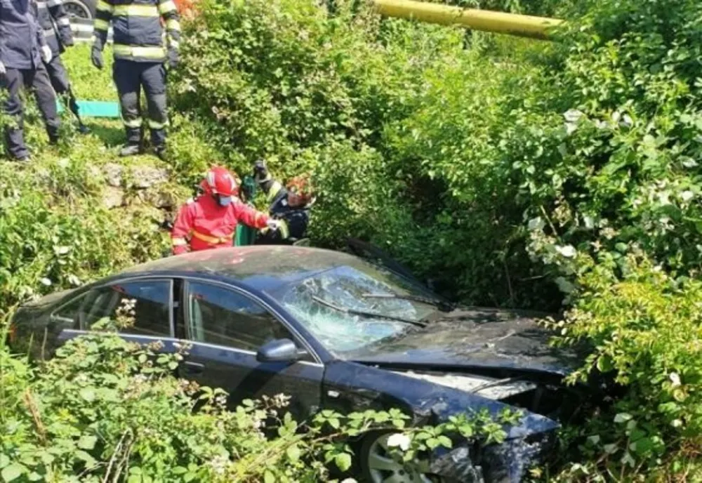Târgoviște: Cinci persoane au fost rănite după coliziunea dintre două autoturisme 