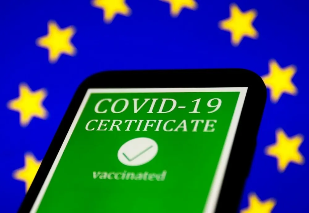 Unii medici de familie au găsit un nou mod de falsificare a certificatelor verzi. Ce spun polițiștii