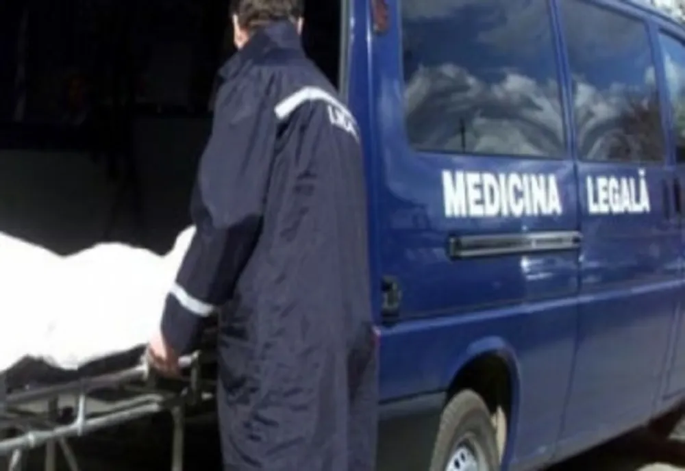 Dâmboviţa. Un bărbat a murit după ce a căzut în casa scării, de la etajul 4