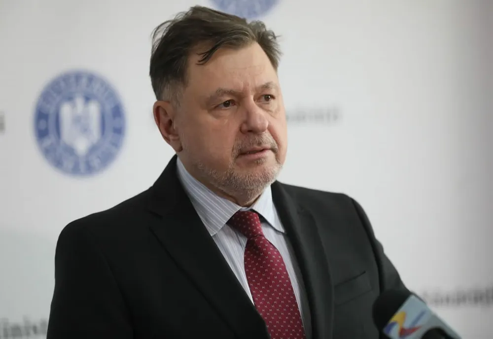 Numărul cazurilor de COVID s-a DUBLAT într-o săptămână! Rafila: "Sfatul meu e să utilizeze masca în interior"