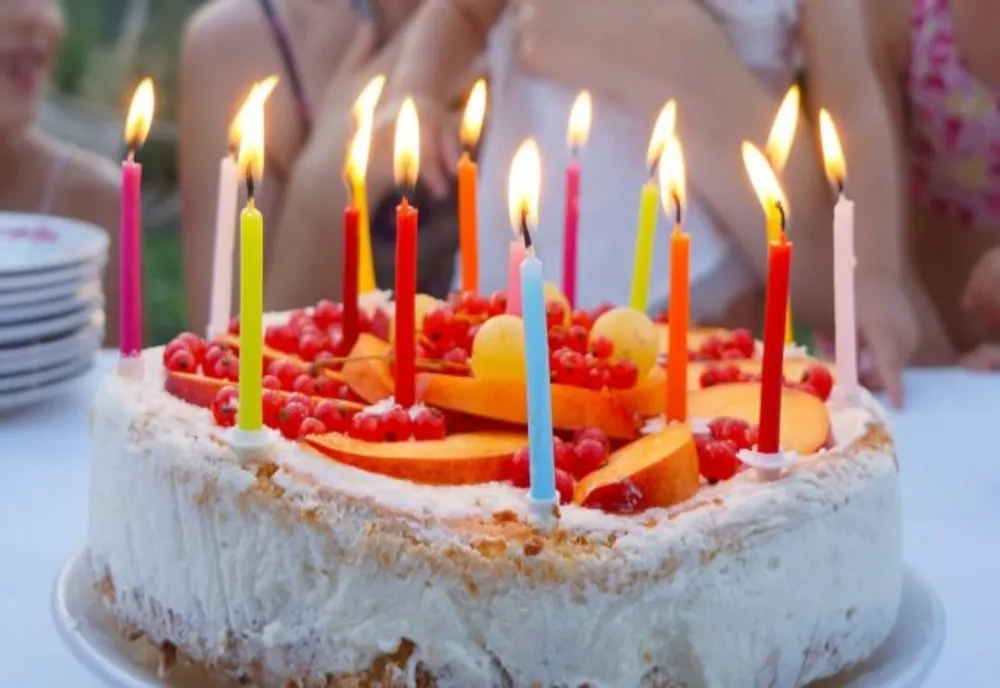Aproape 38.000 de români îşi sărbătoresc ziua de naştere pe 31 decembrie și peste 94.000 pe 1 ianuarie