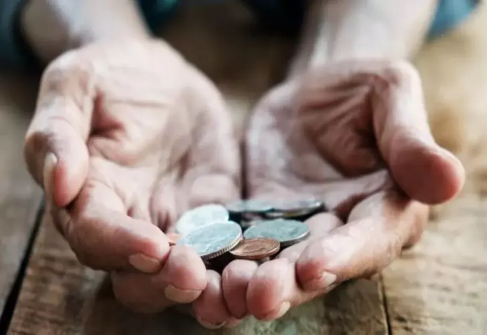 PRIMII BANI DE LA STAT PENTRU PENSIONARII CU VENITURI REDUSE, ÎNAINTE DE PAȘTE