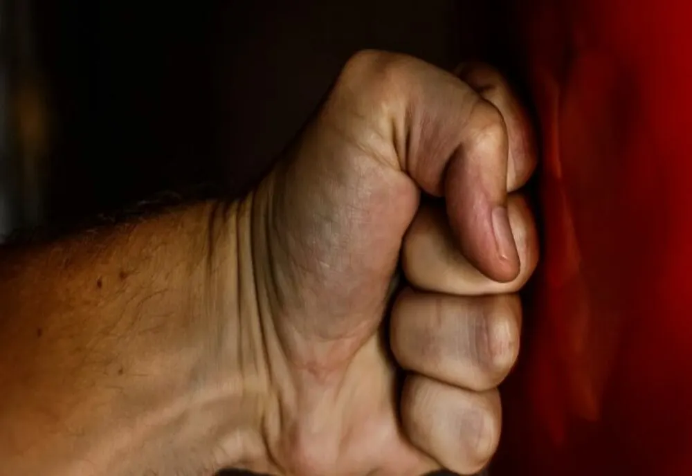 Bătaie la vot, în Dâmbovița. Un candidat la funcția de primar, implicat în conflict