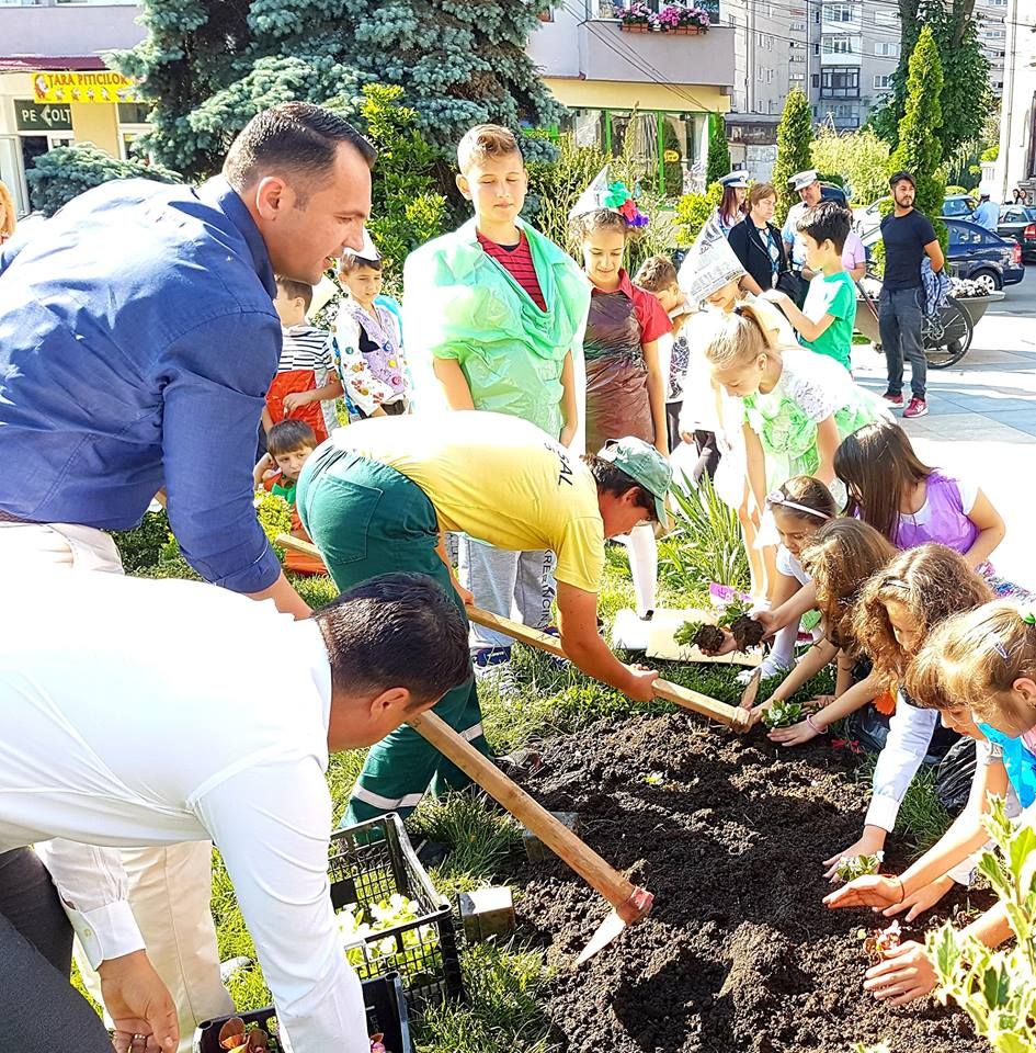 51407038_2307552935946177_7149945062535725056_n