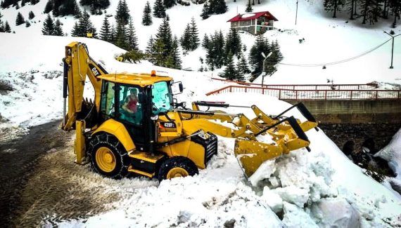 AVALANSA-MUNTII-FAGARAS-FOTO-SALVAMONT-CURTEA-DE-ARGES-1-570x325