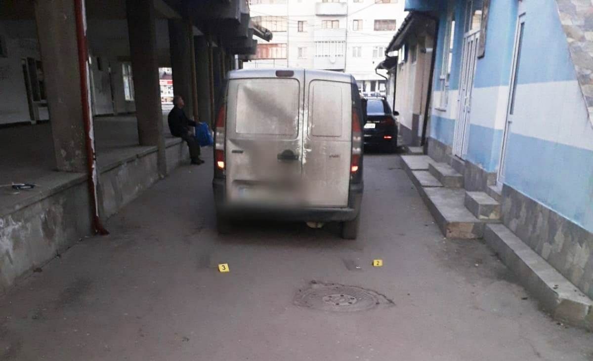 e2b030d7-4cb5-4083-a4b8-d96198a0c402