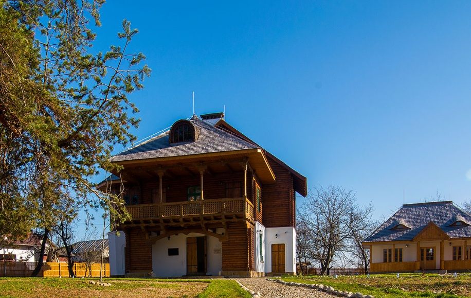 CASA ATELIER GABRIEL POPESCU VULCANA PANDELE1