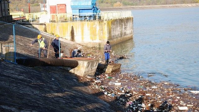 baraj pucioasa gunoaie